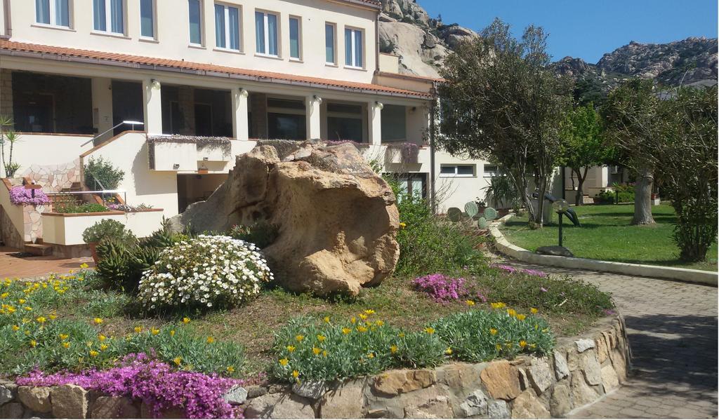 Hotel Nido D'Aquila Ла-Маддалена Экстерьер фото